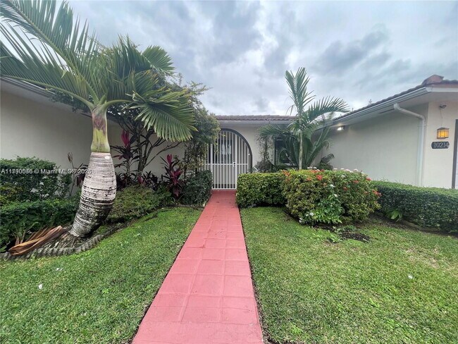 10213 SW 8th St in Miami, FL - Building Photo - Building Photo