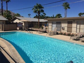 685 E Vista Chino, Unit G in Palm Springs, CA - Building Photo - Building Photo