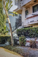3648 Motor Ave, Unit 102 in Los Angeles, CA - Foto de edificio - Building Photo