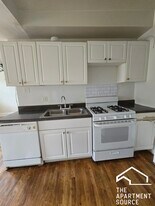 2859 W Berteau Ave, Unit G in Chicago, IL - Building Photo