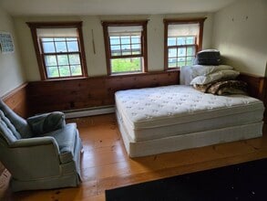18 Glen Dr in Peterborough, NH - Building Photo - Building Photo