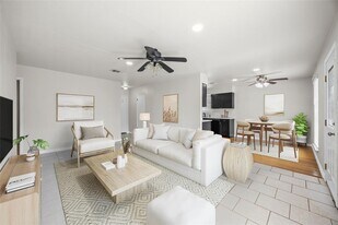 1919 Castle Gate Cir in San Marcos, TX - Building Photo