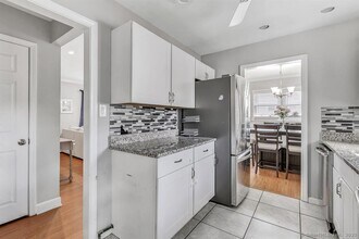 376 Folino Dr in Bridgeport, CT - Building Photo - Building Photo