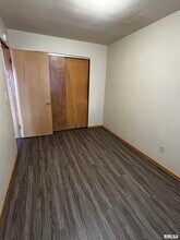 1102 Oxford Ave in Pekin, IL - Building Photo - Building Photo