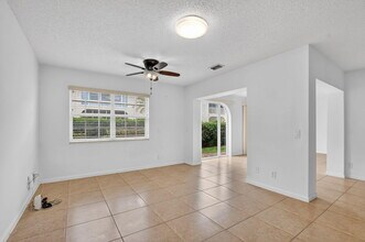6671 Via Regina in Boca Raton, FL - Building Photo - Building Photo
