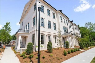 655 Mayfair Ct in Alpharetta, GA - Building Photo