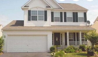 14304 Fallsmere Cir in Gainesville, VA - Building Photo