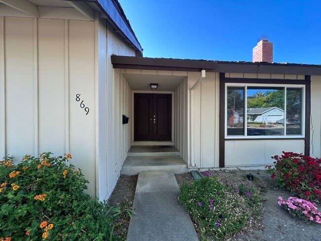 869 St John Cir in Concord, CA - Building Photo - Building Photo