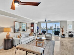 3301 NE 183rd St in Aventura, FL - Building Photo - Building Photo