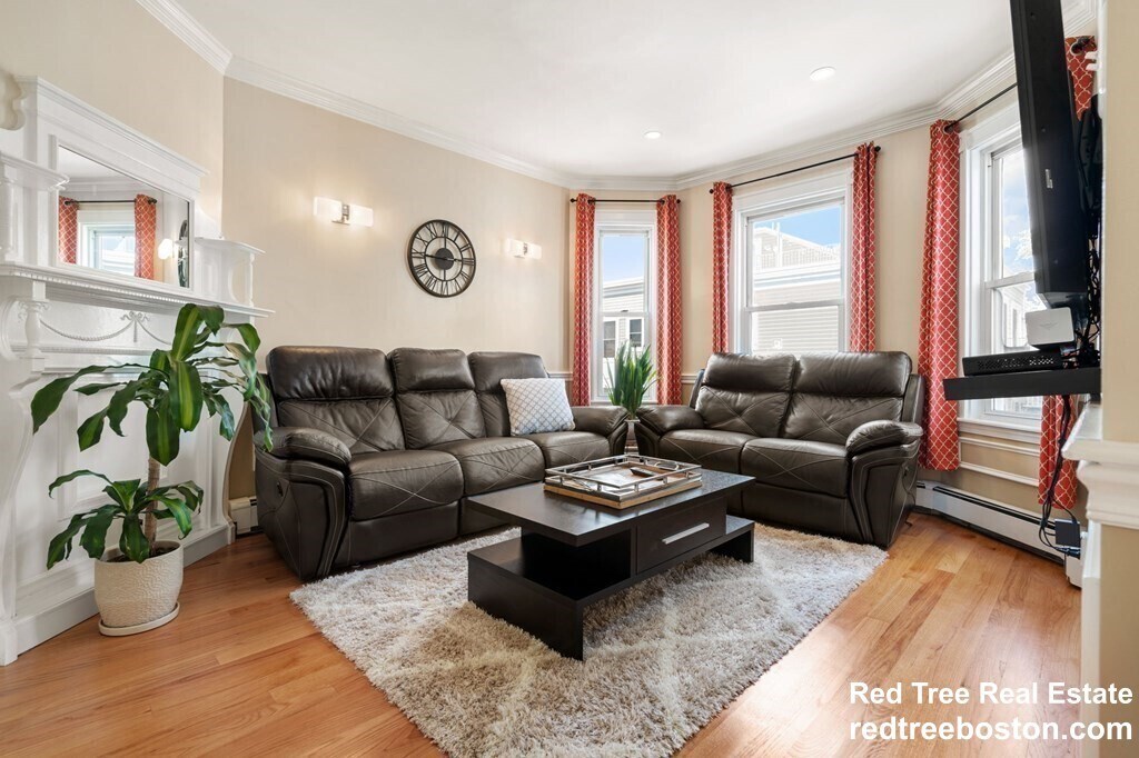 42 Washburn St, Unit 3 in Boston, MA - Building Photo