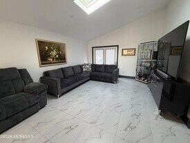 191 Delaware Ave in Ocean Township, NJ - Building Photo