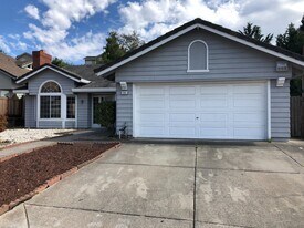 142 Farragut St in Hercules, CA - Building Photo