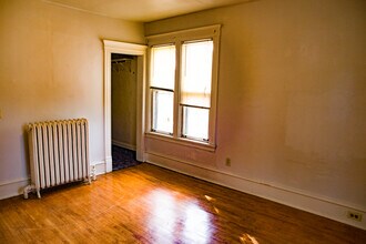 1811 Como Ave SE in Minneapolis, MN - Building Photo - Building Photo