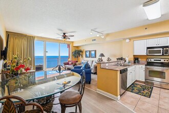9900 S Thomas Dr in Panama City Beach, FL - Building Photo - Building Photo
