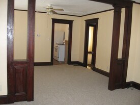 43 George St, Unit 2 floor in Bristol, CT - Building Photo