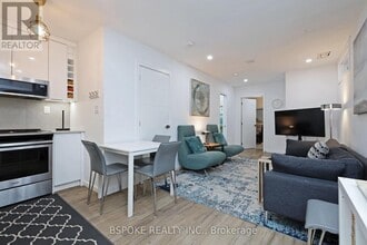 707 Mortimer Ave in Toronto, ON - Building Photo - Building Photo