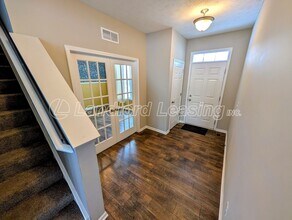 1039 Dodge Dr in Amherst, OH - Building Photo - Building Photo