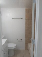 302 Spg Gdn Ave S in DeLand, FL - Foto de edificio - Building Photo