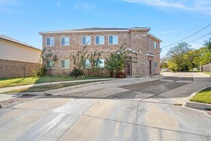 609 Meadow View Ct in Denton, TX - Building Photo