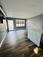 182 Gay St, Unit 1004 in Philadelphia, PA - Foto de edificio - Building Photo