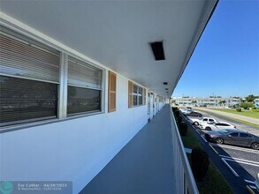 1116 Lake Terrace in Boynton Beach, FL - Building Photo - Building Photo