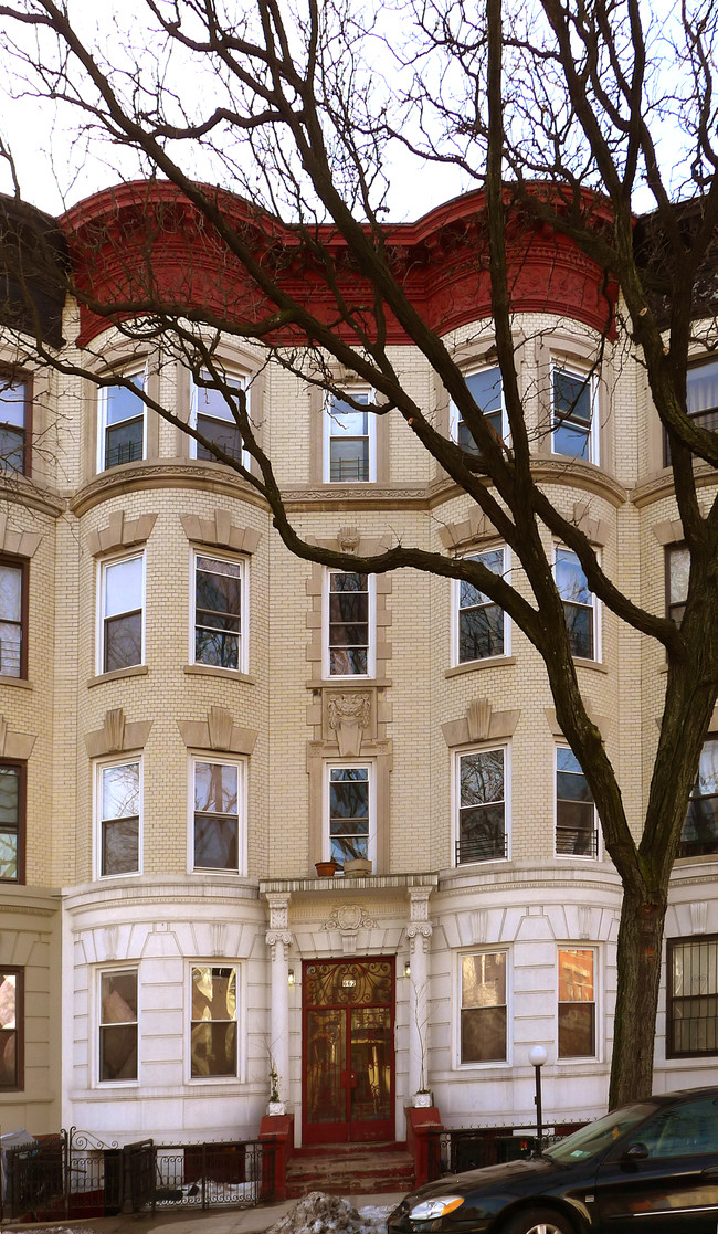 662 Madison St in Brooklyn, NY - Foto de edificio - Building Photo