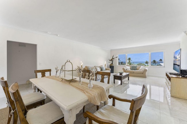 120 N Ocean Blvd in Delray Beach, FL - Building Photo - Building Photo