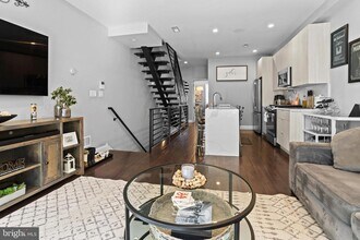 1624 Cambridge St in Philadelphia, PA - Building Photo - Building Photo