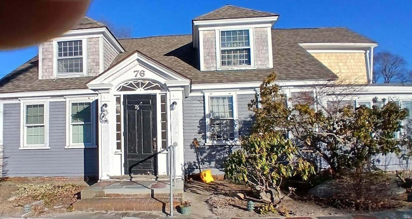 76 MA-28 in Harwich, MA - Building Photo