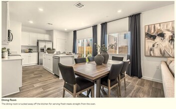 4446 Buckingham Ave in Clovis, CA - Foto de edificio - Building Photo