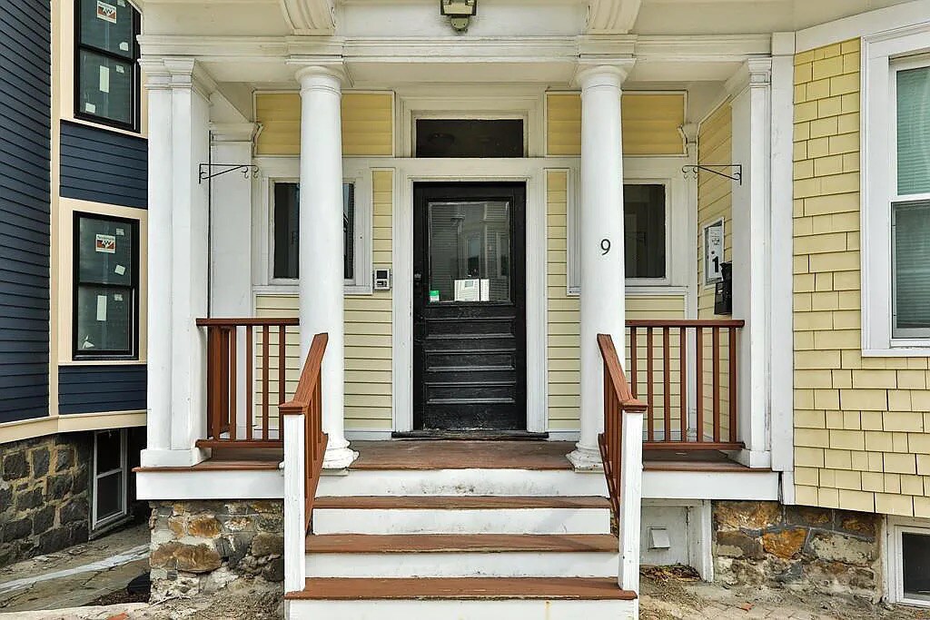 9 Bellflower St, Unit 3 in Boston, MA - Foto de edificio