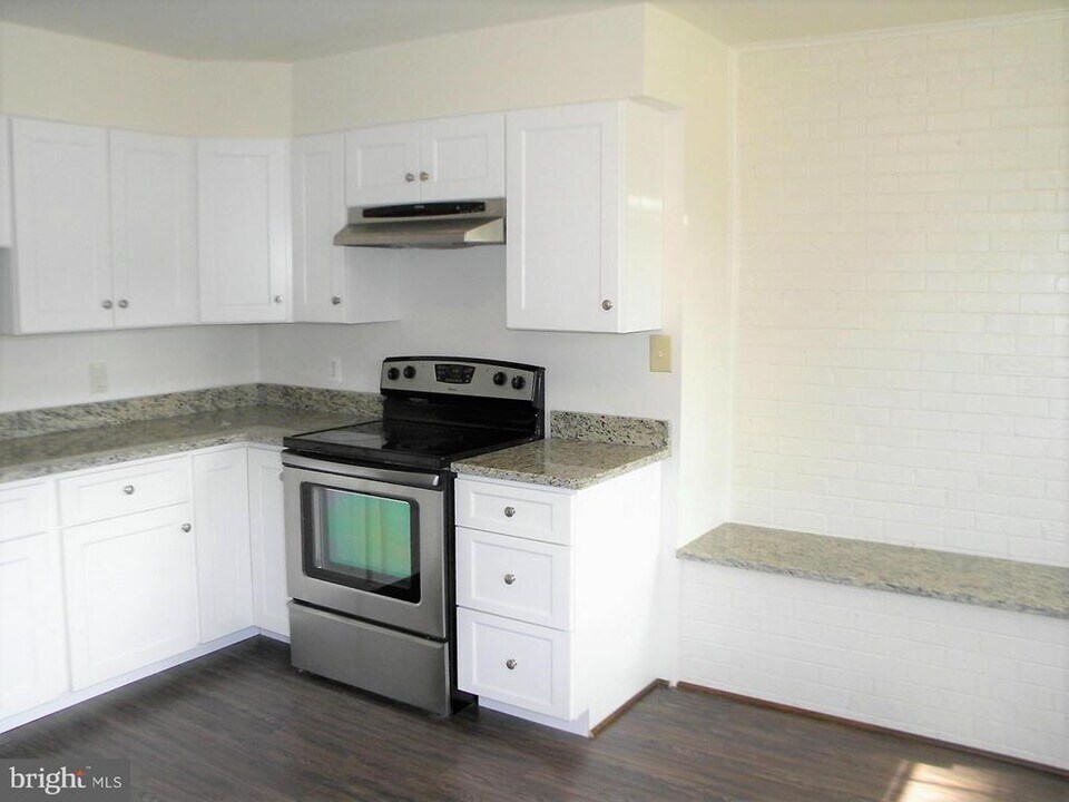 110 Calvert Towne Rd in Prince Frederick, MD - Building Photo