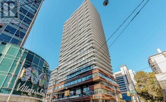 280 Dundas St W in Toronto, ON - Building Photo