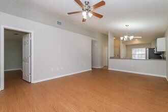 11027 Kenmore Dr in New Port Richey, FL - Building Photo - Building Photo