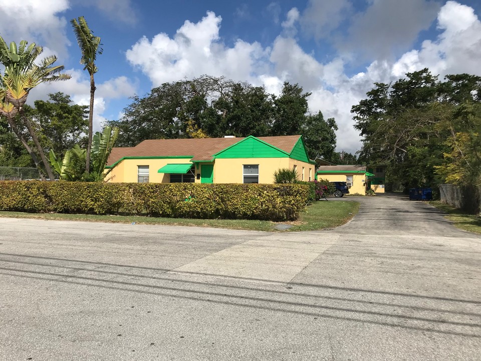 515-519 NE 83 St in Miami, FL - Building Photo