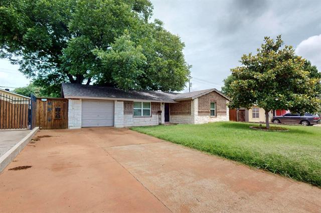 1819 Finley Rd in Irving, TX - Building Photo - Building Photo