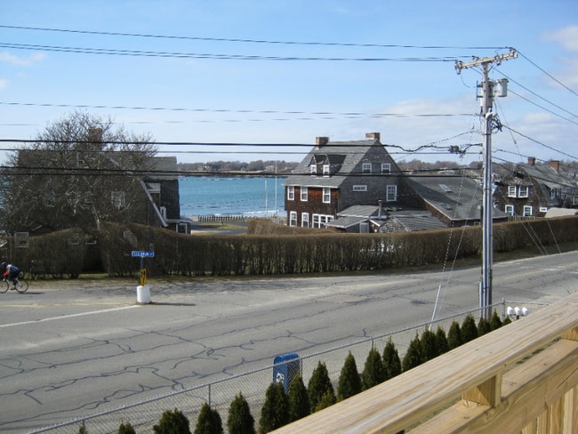 130 Purgatory Rd in Middletown, RI - Building Photo - Building Photo