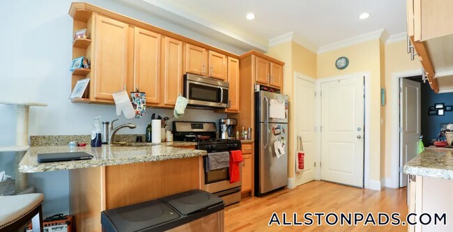 27 Lothrop St, Unit 2 in Boston, MA - Building Photo - Building Photo