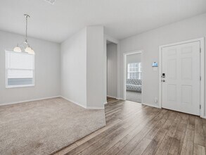 4615 Serpens in San Antonio, TX - Foto de edificio - Building Photo