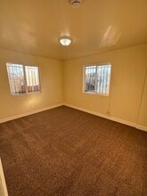 632 E 113th St in Los Angeles, CA - Building Photo - Building Photo