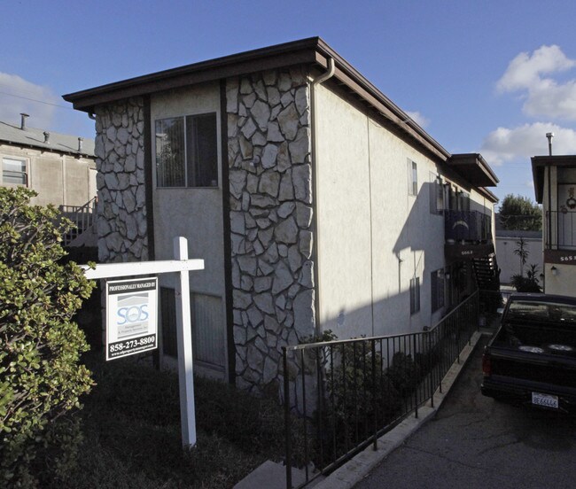 5651-5663 Mildred St in San Diego, CA - Foto de edificio - Building Photo