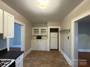 518 Oakland Ave in Charlotte, NC - Building Photo - Building Photo