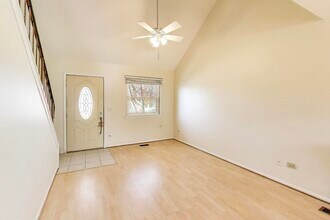 1018 Pheasant Run Ln in Aurora, IL - Building Photo - Building Photo