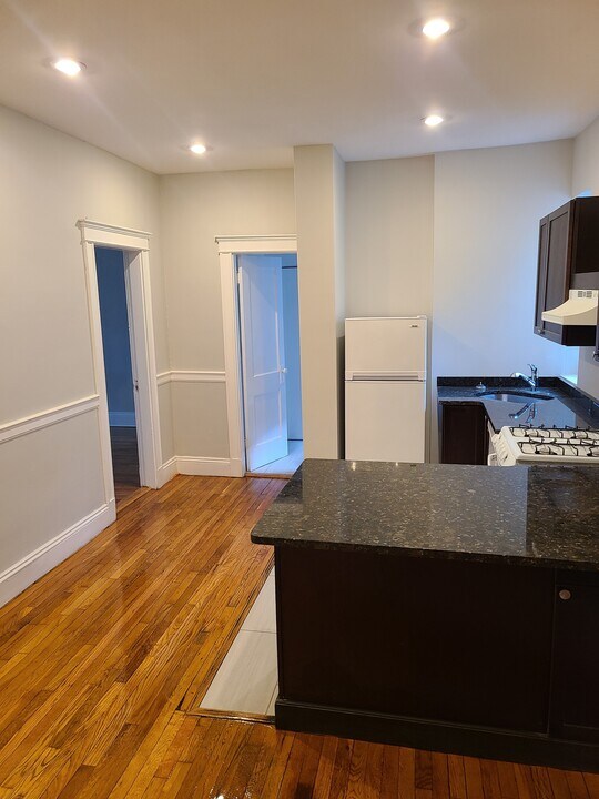 1863 Commonwealth Ave in Boston, MA - Building Photo