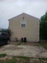 1301-1301 S Country Dr