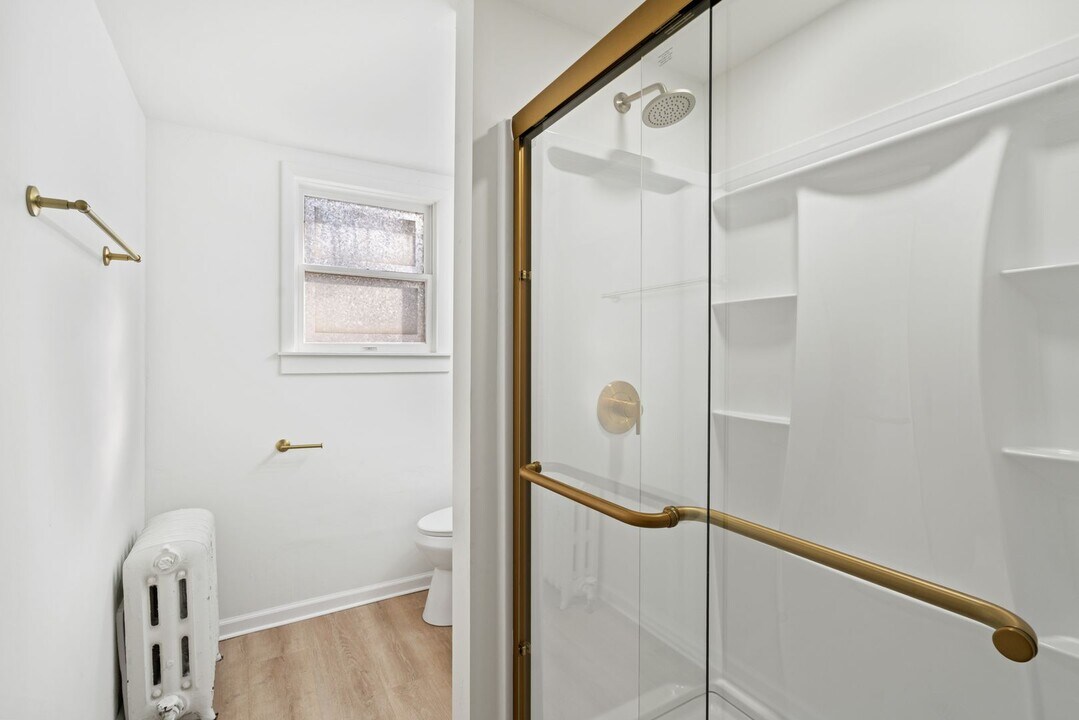 206 Wallace Ave in East Pittsburgh, PA - Building Photo