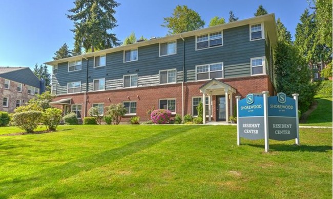 Shorewood in Mercer Island, WA - Building Photo - Building Photo