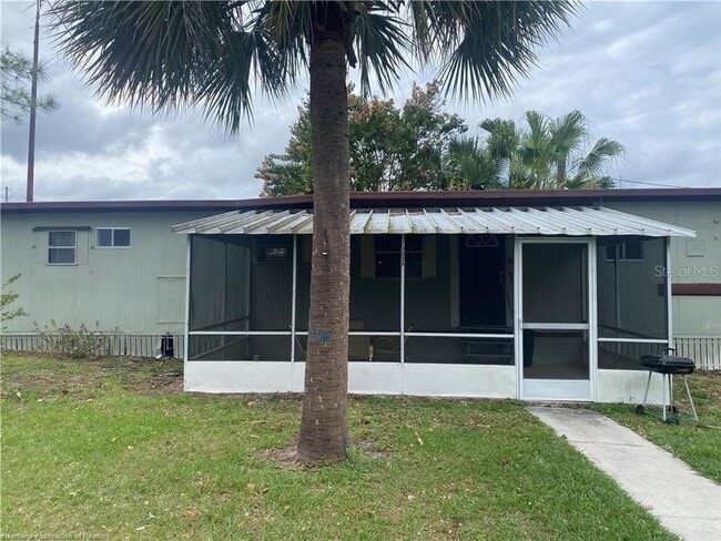 property at 1526 Fort Meade Rd