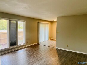 9020 Mahogany Row SE-Unit -A in Huntsville, AL - Foto de edificio - Building Photo