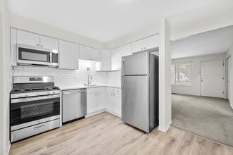 38224 Hixford Pl in Westland, MI - Building Photo - Building Photo